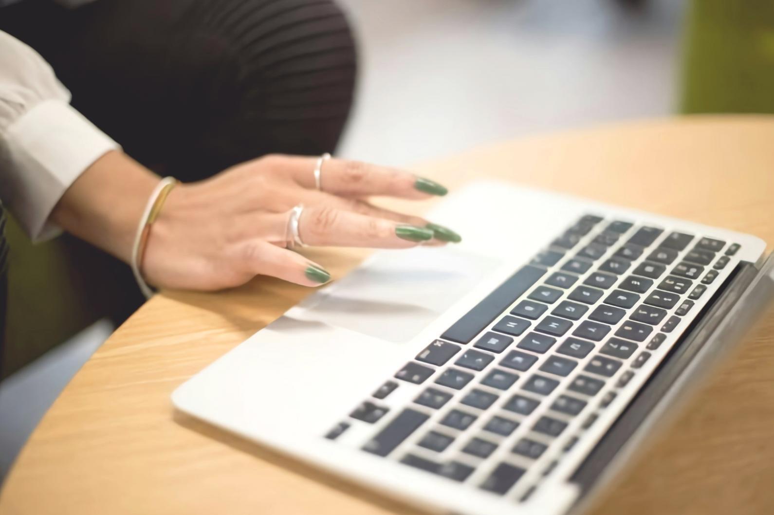 Collecte et analyse des données financières historiques